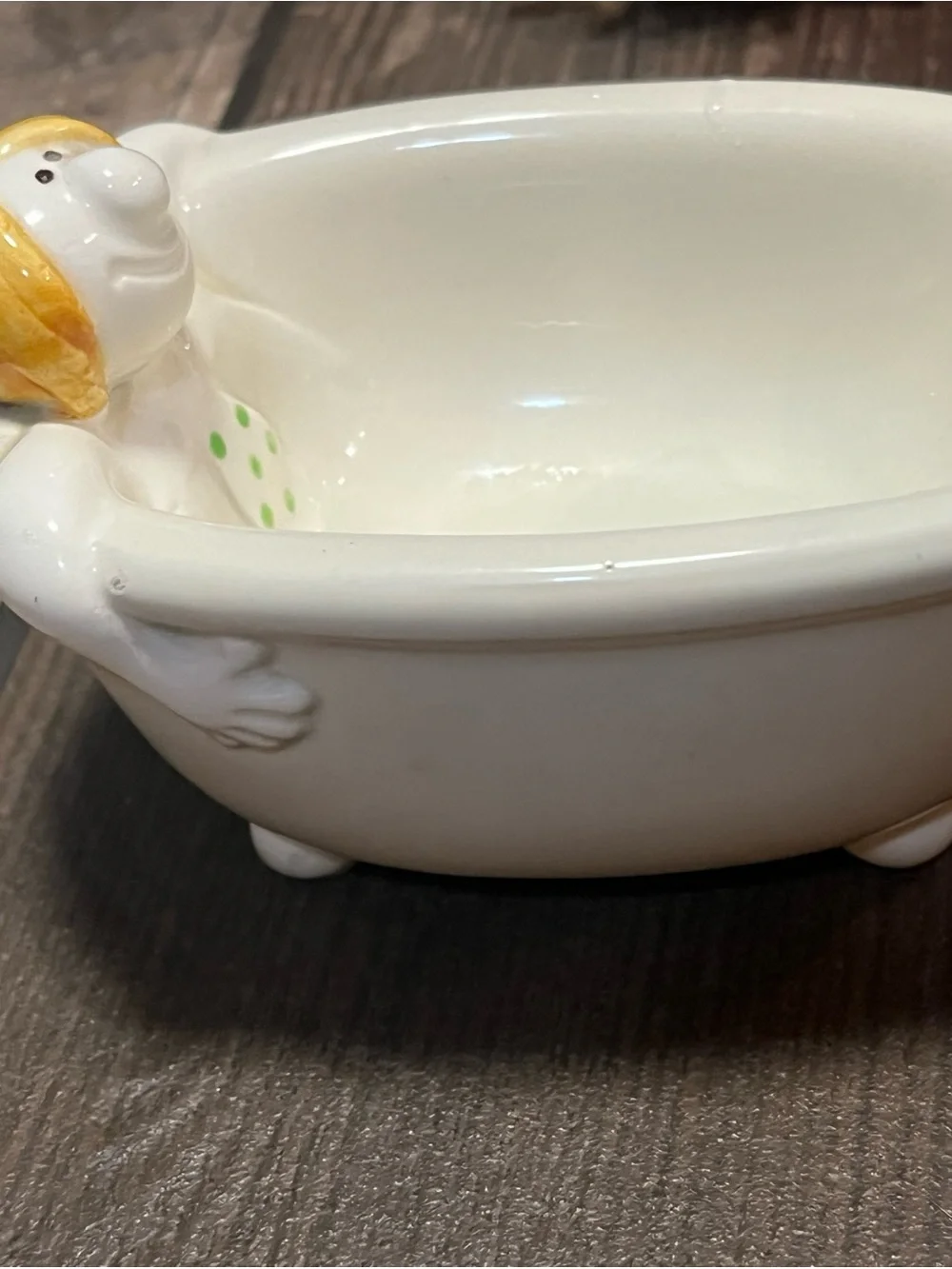 Ceramic Bathtub Trinket/ soap dish  with Figurine - White and Yellow